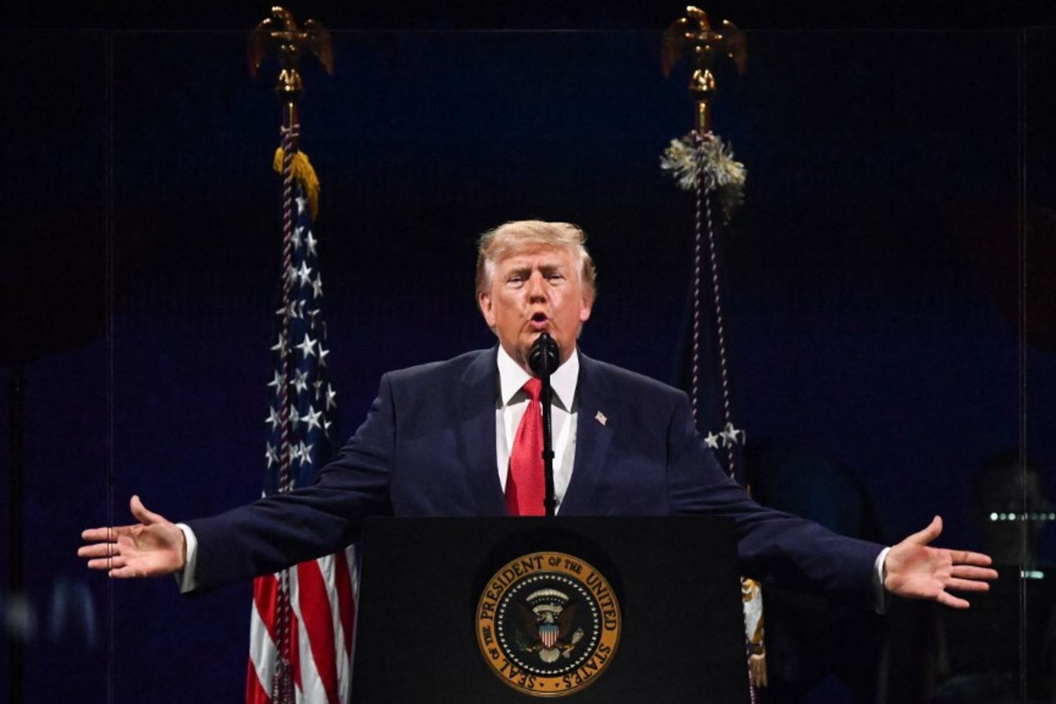 Il presidente degli Stati Uniti Donald Trump parla durante la celebrazione del Giorno dell'Indipendenza