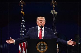 Il presidente degli Stati Uniti Donald Trump parla durante la celebrazione del Giorno dell'Indipendenza