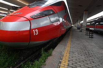 Addio al Ponte al Pino di Firenze: scatta il maxi cantiere, treni Nord-Sud dimezzati