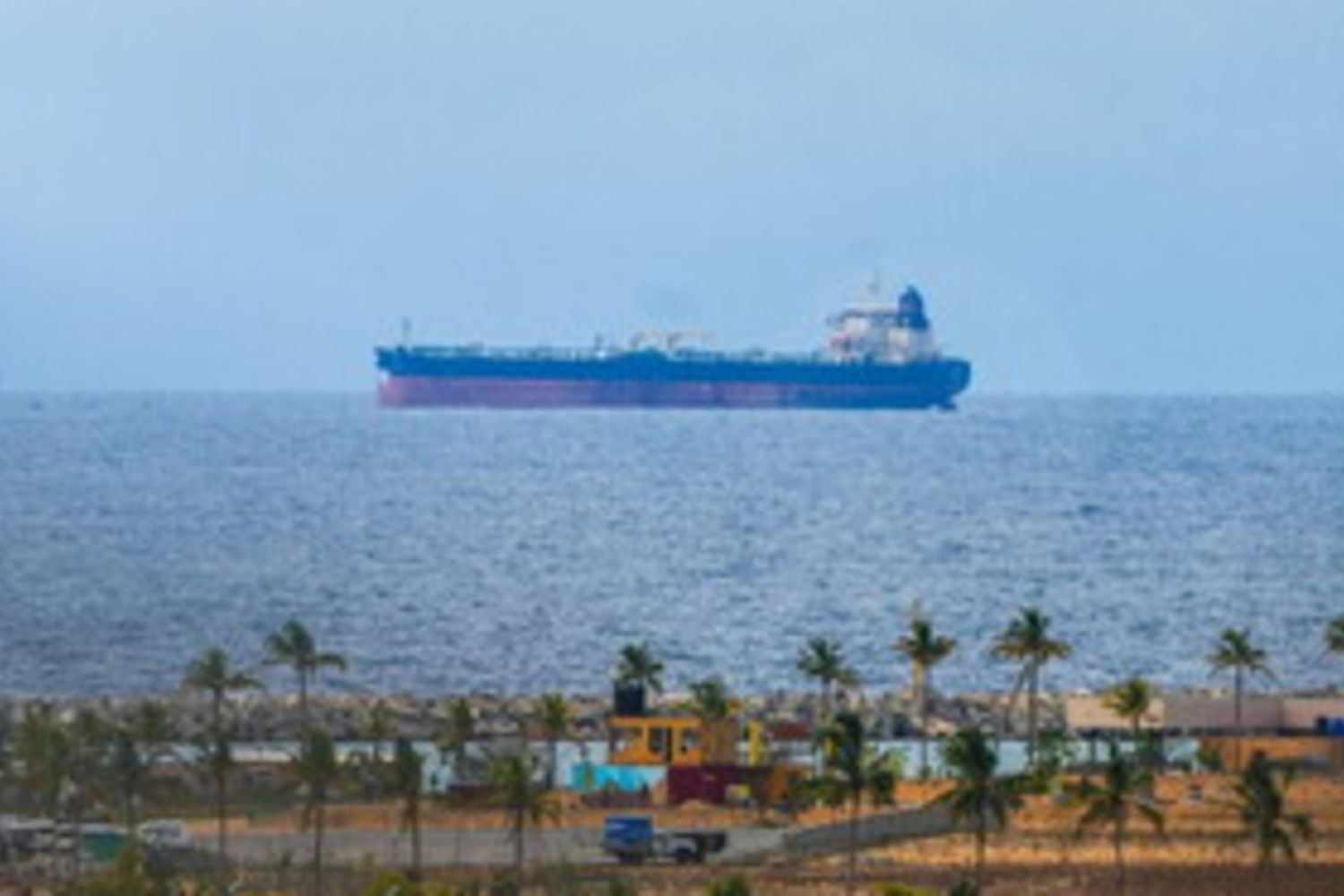 Petroliera