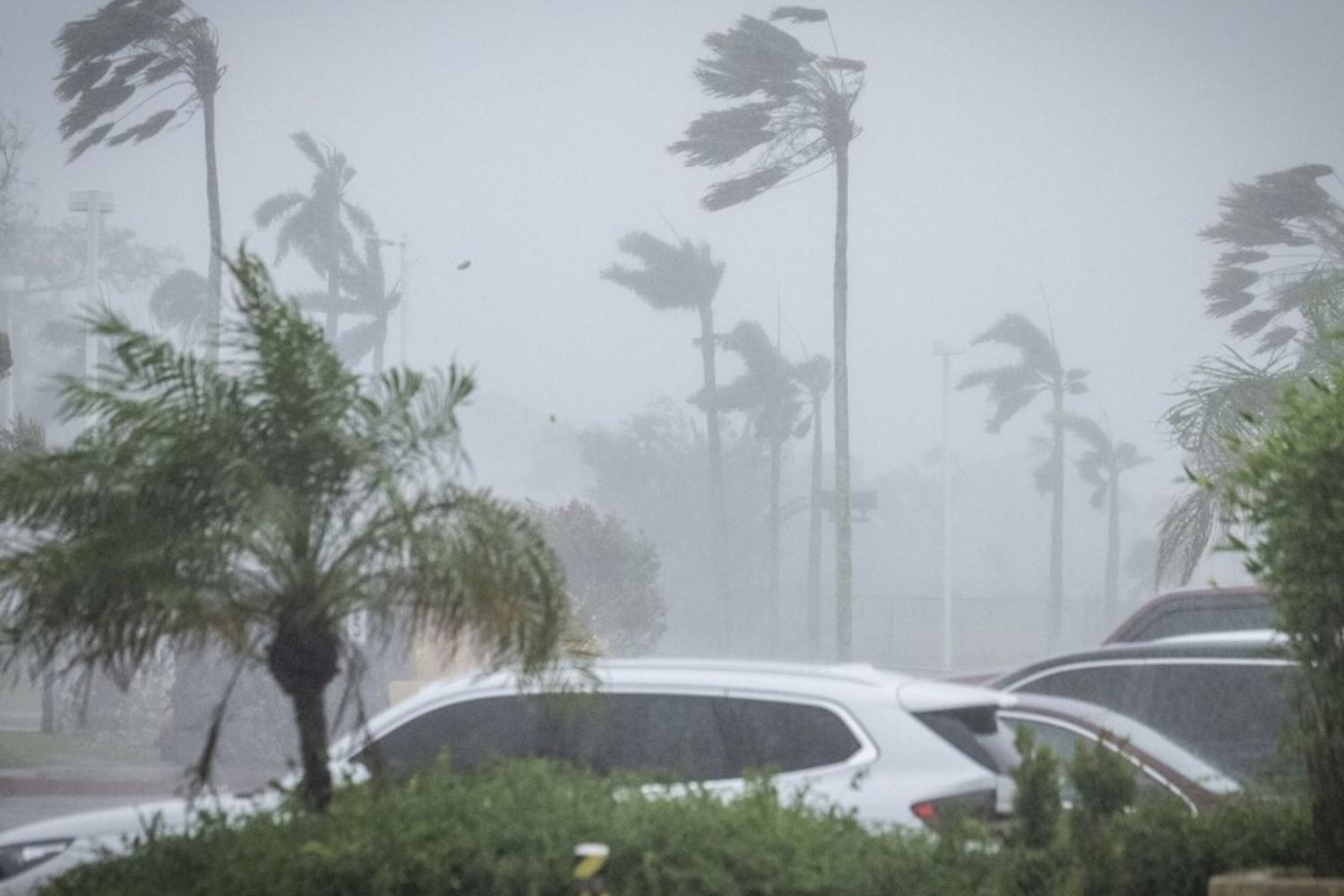 Il 6 luglio 2026, forti venti portati dal super tifone Bavi si abbattono su Guam