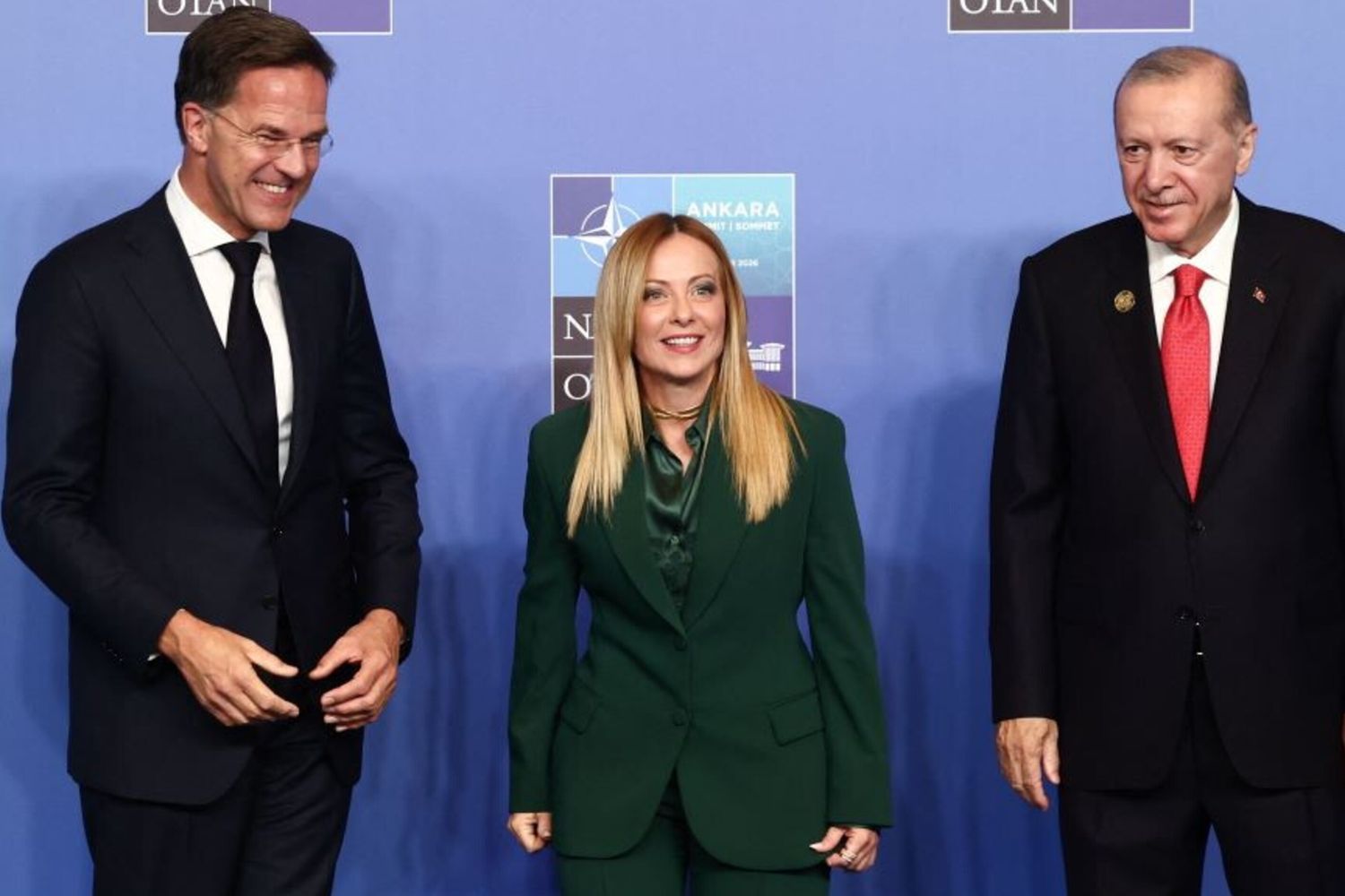 Giorgia Meloni con Erdogan e Rutte ad Ankara