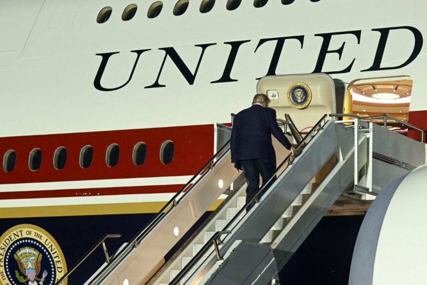 Trump, Air Force One