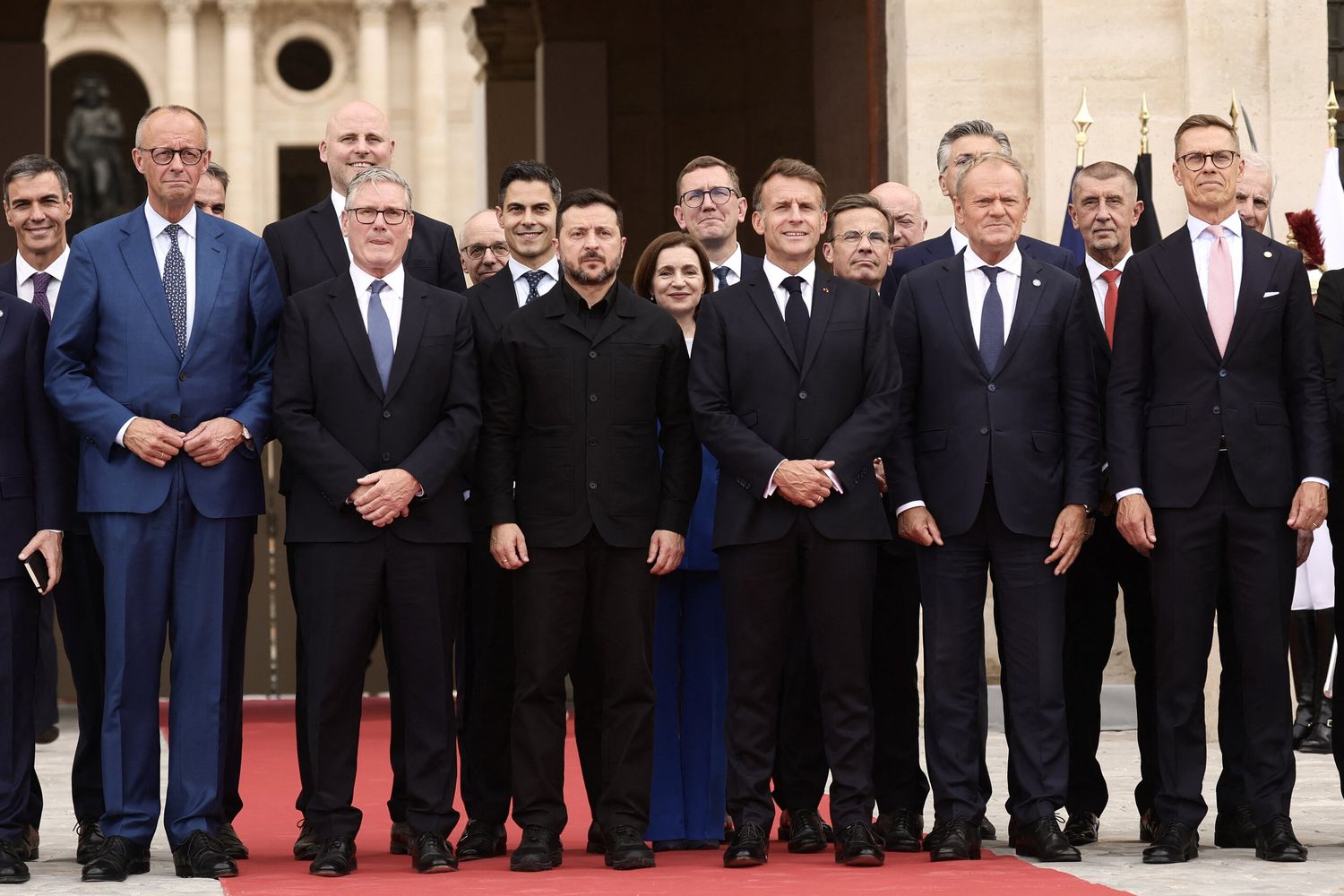 I leader dei 37 Paesi 'volenterosi' a Parigi