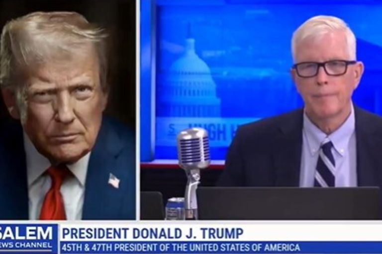 L'annuncio di Trump: "Colpiremo molto duramente l'Iran"