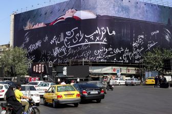 Cartellone anti-Trump a Teheran