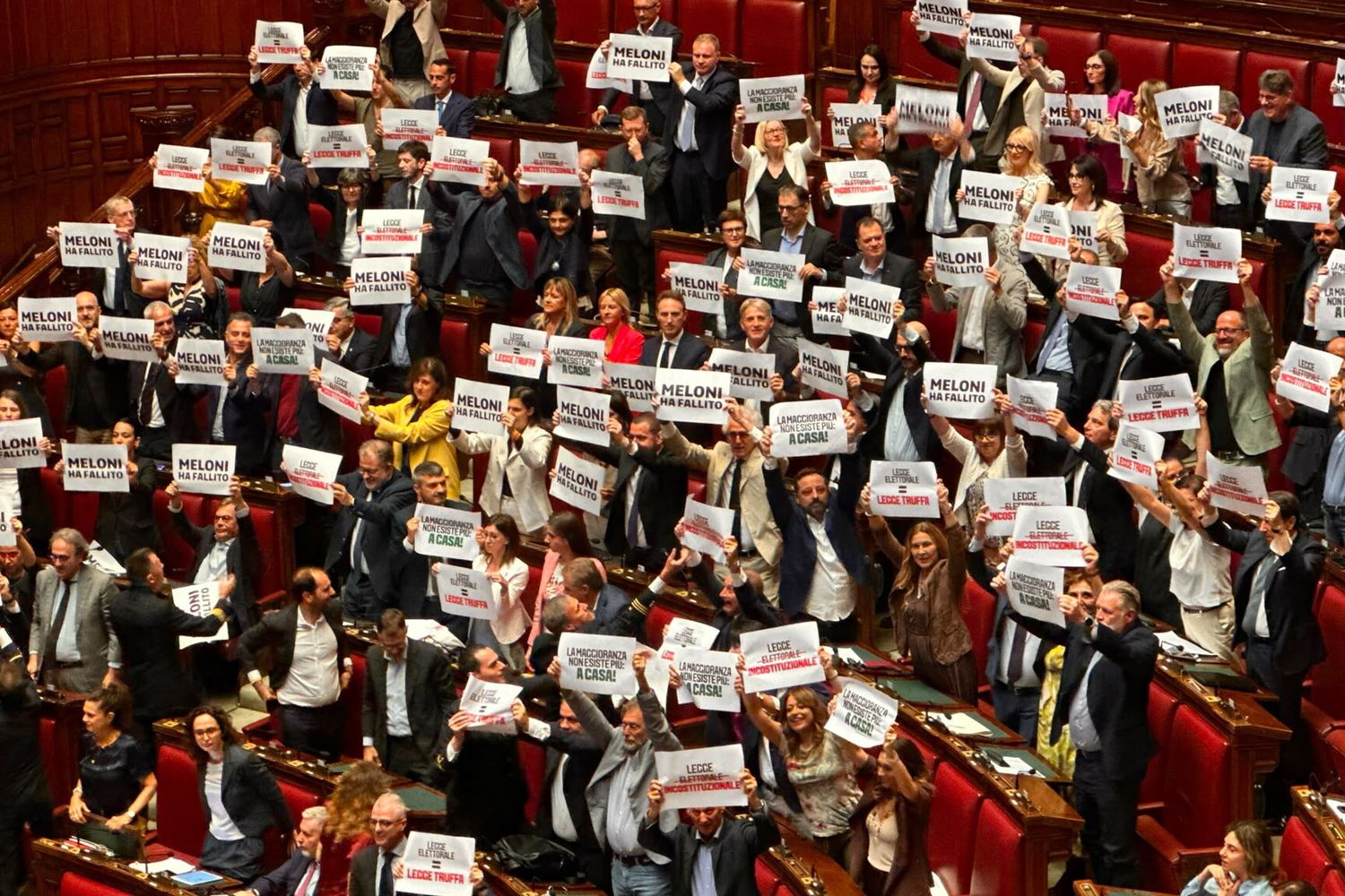 Legge elettorale, sì della camera con il voto segreto, 217 i voti a favore