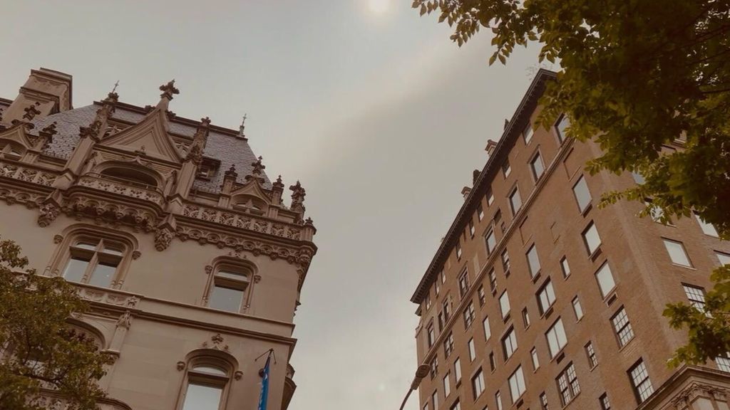 La cenere proveniente dal Canada oscura il cielo di New York