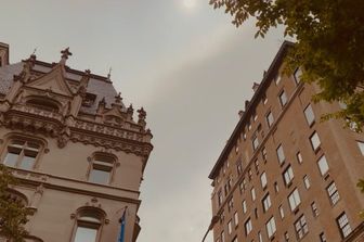 La cenere proveniente dal Canada oscura il cielo di New York