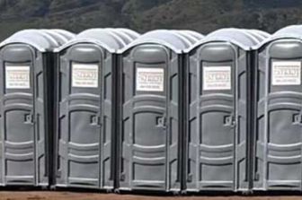 Kansas City, uomo intrappolato in una toilette per recuperare una bibita