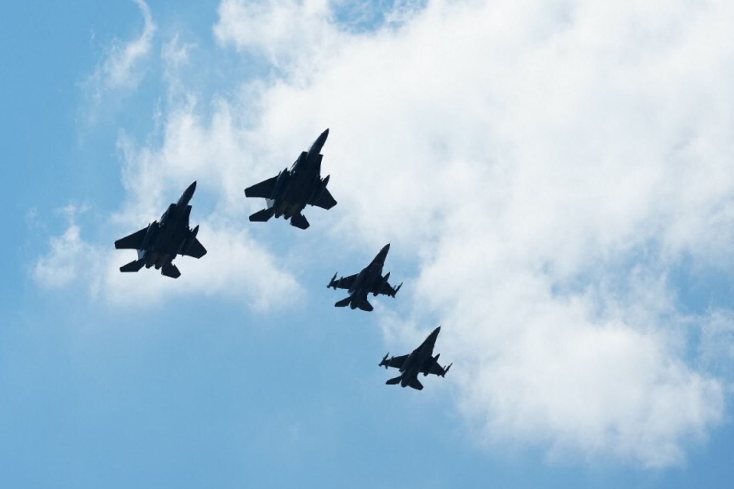 Due morti e un disperso nell'attacco contro le truppe Usa in Giordania. In arrivo aerei F-16 e F-35
