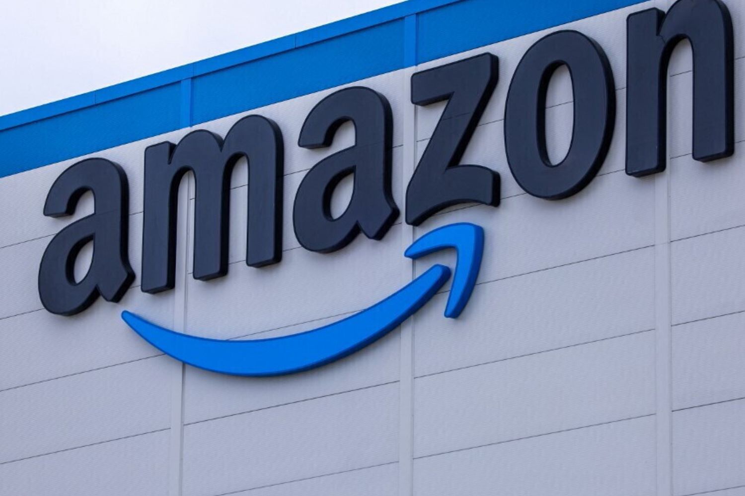 Amazon diventa più grande nel Regno Unito, pronto un investimento da 40 miliardi di sterline