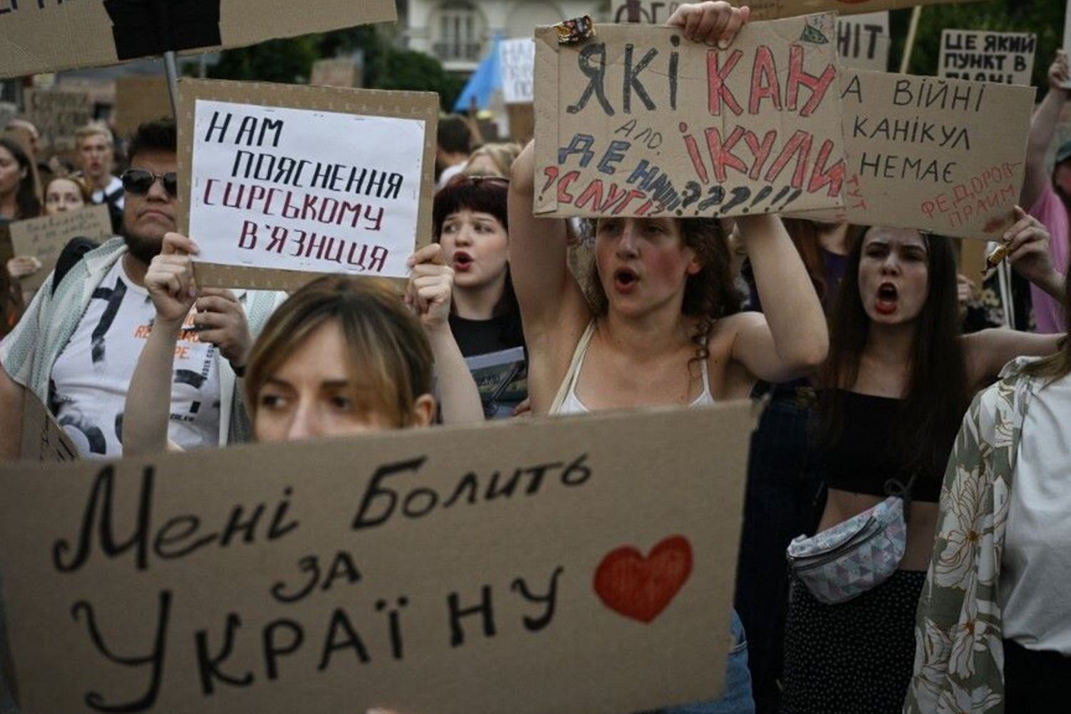 Manifestazione di protesta in Ucraina contro il capo dell'esercito ucraino Oleksandr Syrskyi