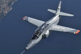 Il nuovo velivolo militare M-345 di Leonardo al Farnborough Air Show