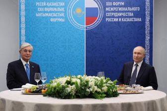 Il presidente kazako a Putin, "congelare il conflitto con Kiev"
