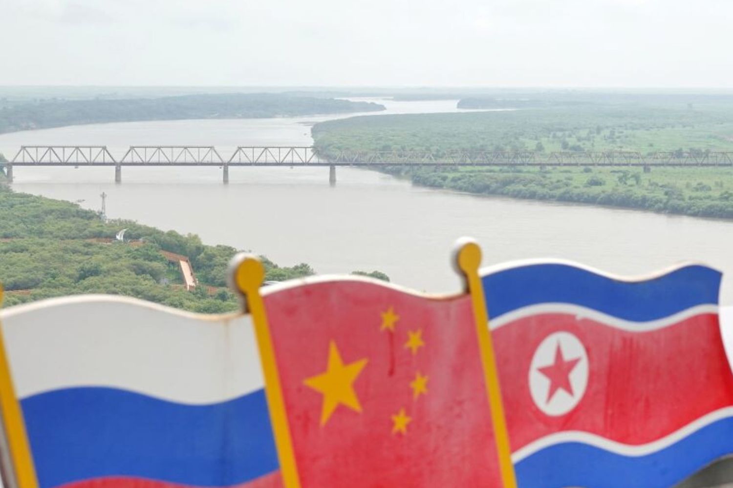 Veduta del ponte ferroviario tra Russia e Corea del Nord