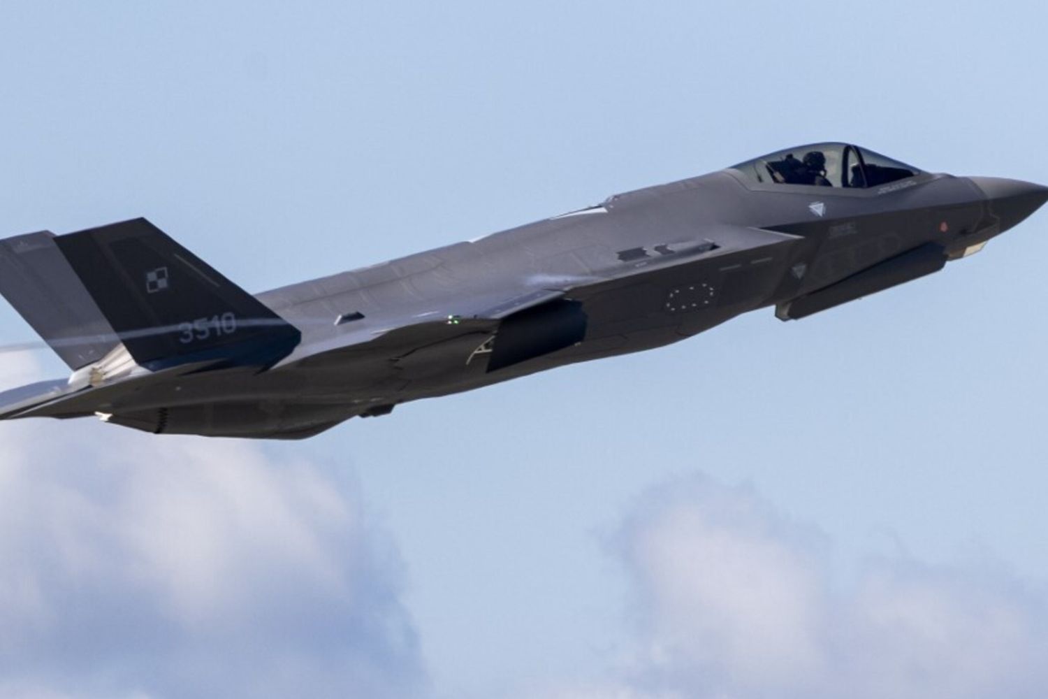 Un caccia Air Force F-35A