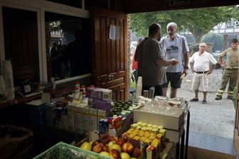 I residenti sfollati durante gli incendi in Spagna