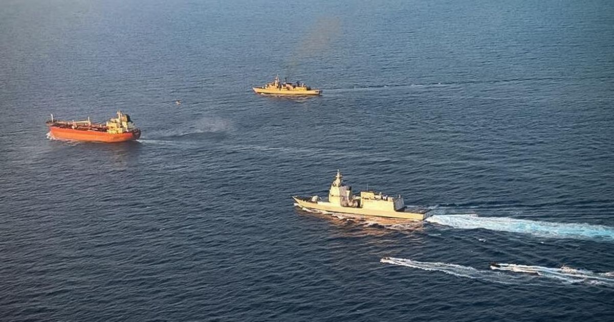 Marina italiana abborda petroliera russa in acque internazionali al largo di Pantelleria, immagine di approfondimento