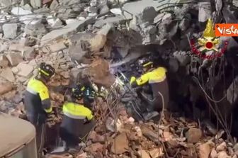 Crollo edificio a Messina, proseguono le ricerche di tre dispersi
