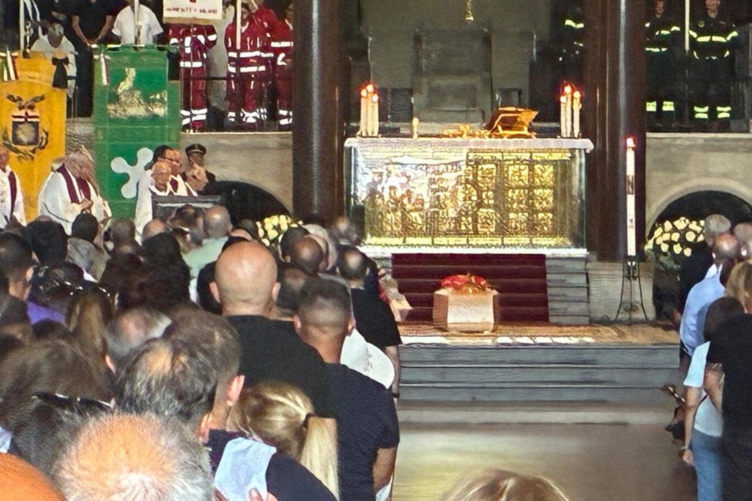 I funerali di don Mazzi nella Basilica di Sant'Ambrogio a Milano