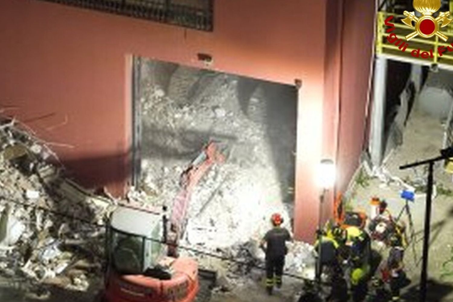 Il palazzo crollato a Messina