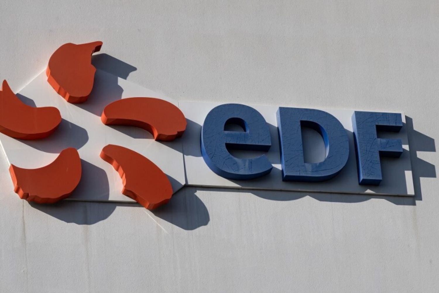 Edf spegne due reattori nucleari a causa della siccità