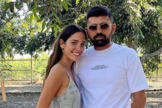 Si suicida sulla tomba della fidanzata uccisa il 7 ottobre