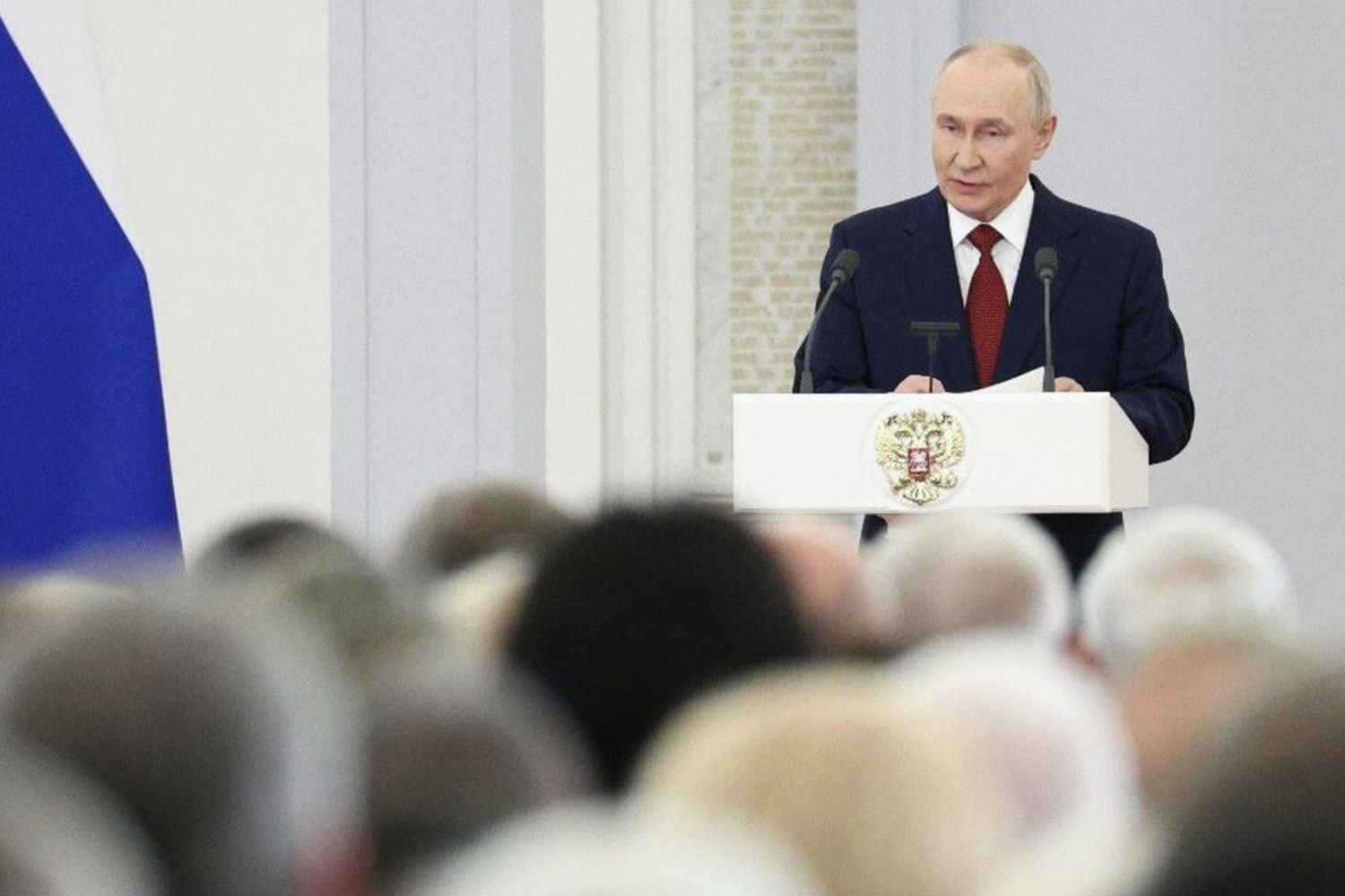Il presidente russo Vladimir Putin riceve i membri della Duma a Mosca - 27 luglio 2026