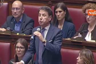 Chat Delmastro, Bagarre in Aula alla Camera durante intervento Conte, deputato di FdI allontanato