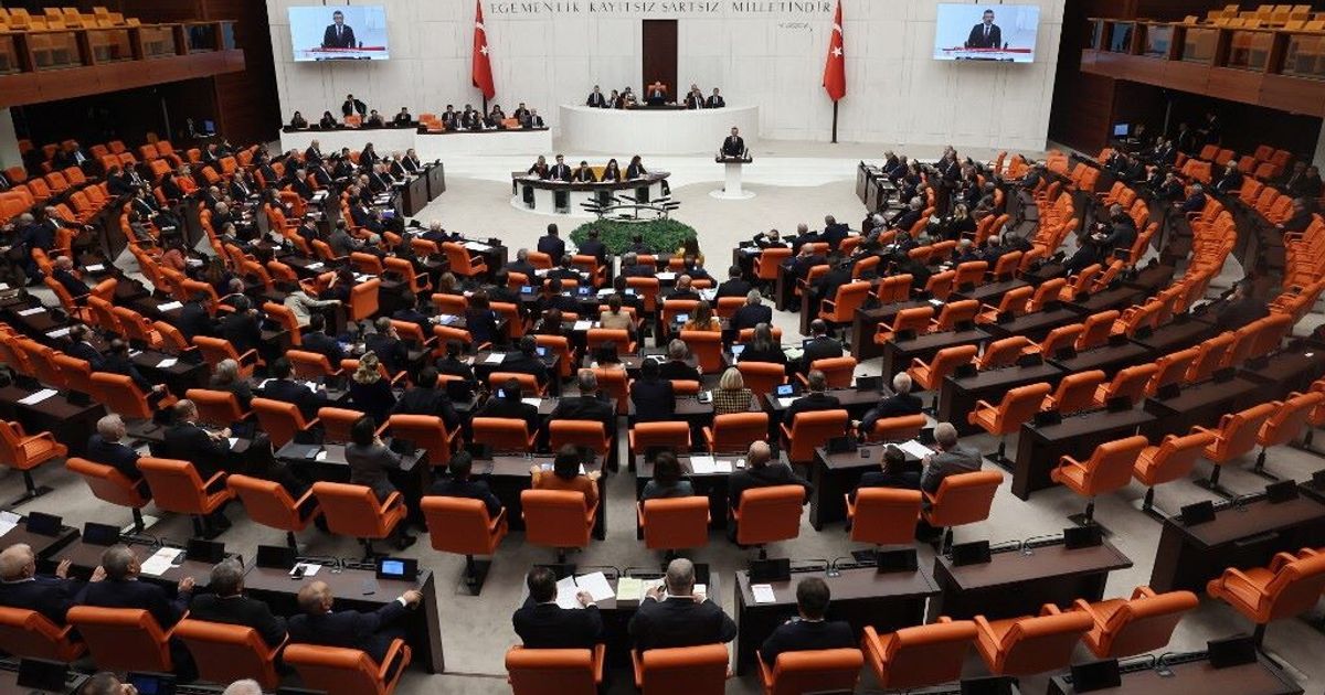 Turchia approva legge sull'amnistia parziale per i militanti Pkk, condanne sospese per chi depone armi