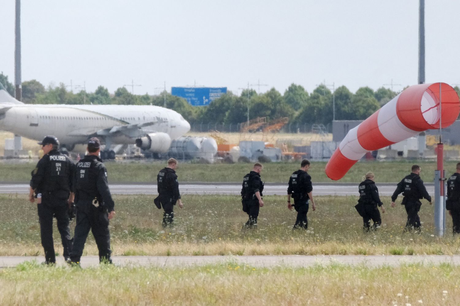 Controlli per il drone all'aeroporto di Lipsia/Halle