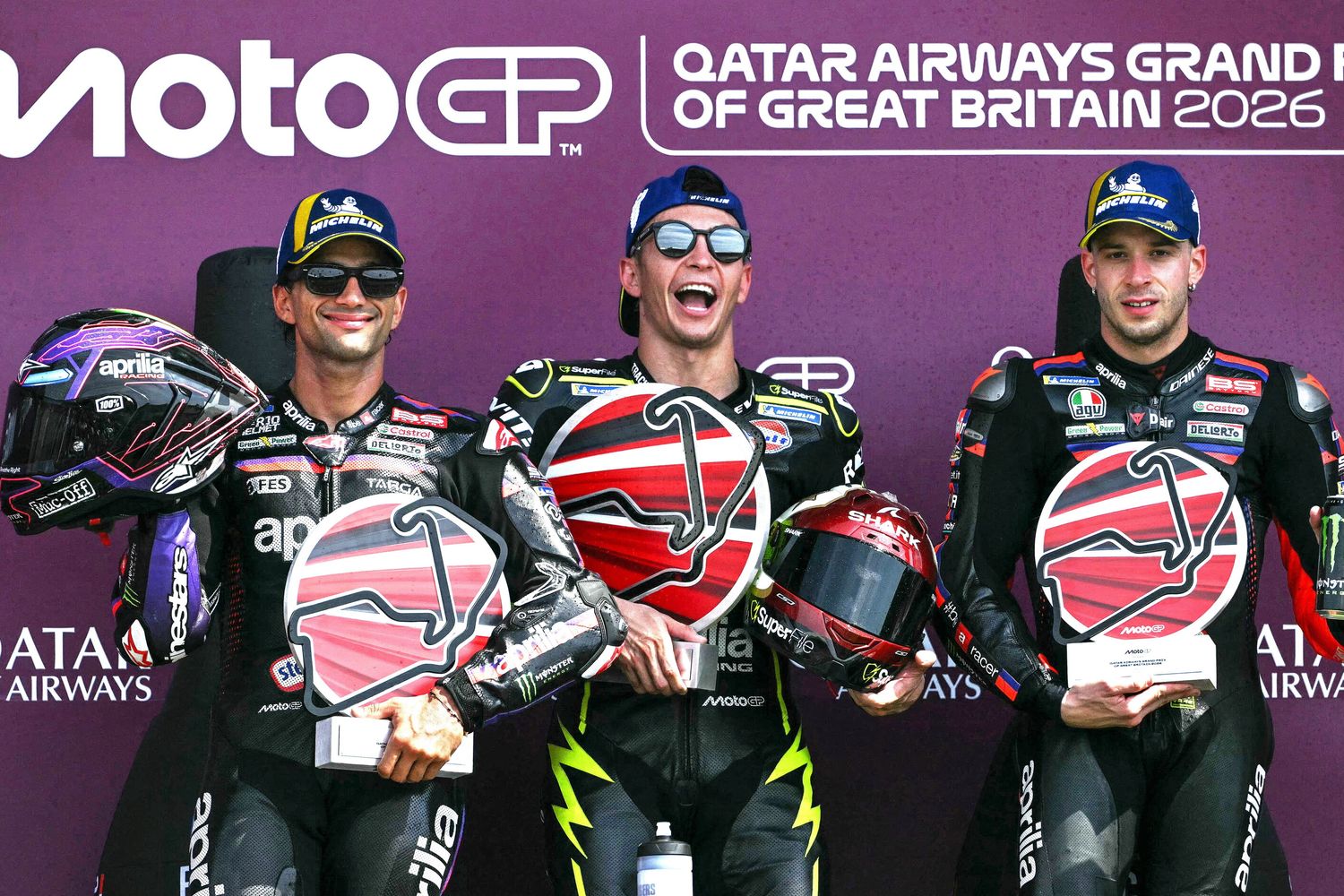 Tripletta Aprilia a Silverstone: il vincitore Raul Fernandez sul podio con Jorge Martin e Marco Bezzecchi