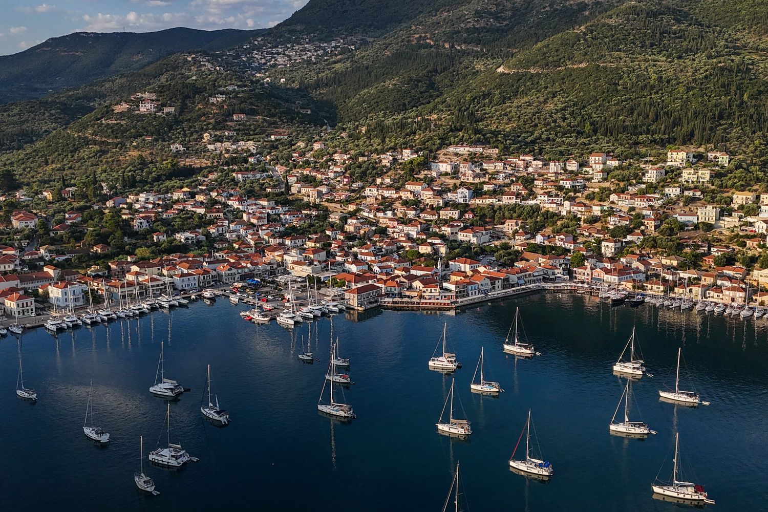 La città di Vathy sull'isola di Itaca