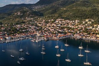 La città di Vathy sull'isola di Itaca