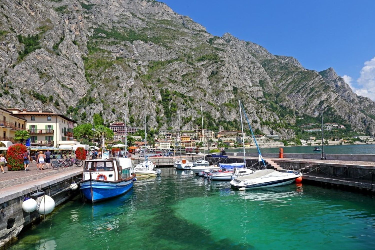 Lungolago con porticciolo, Limone sul Garda