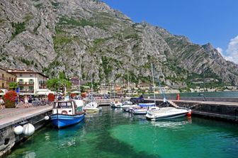 Lungolago con porticciolo, Limone sul Garda