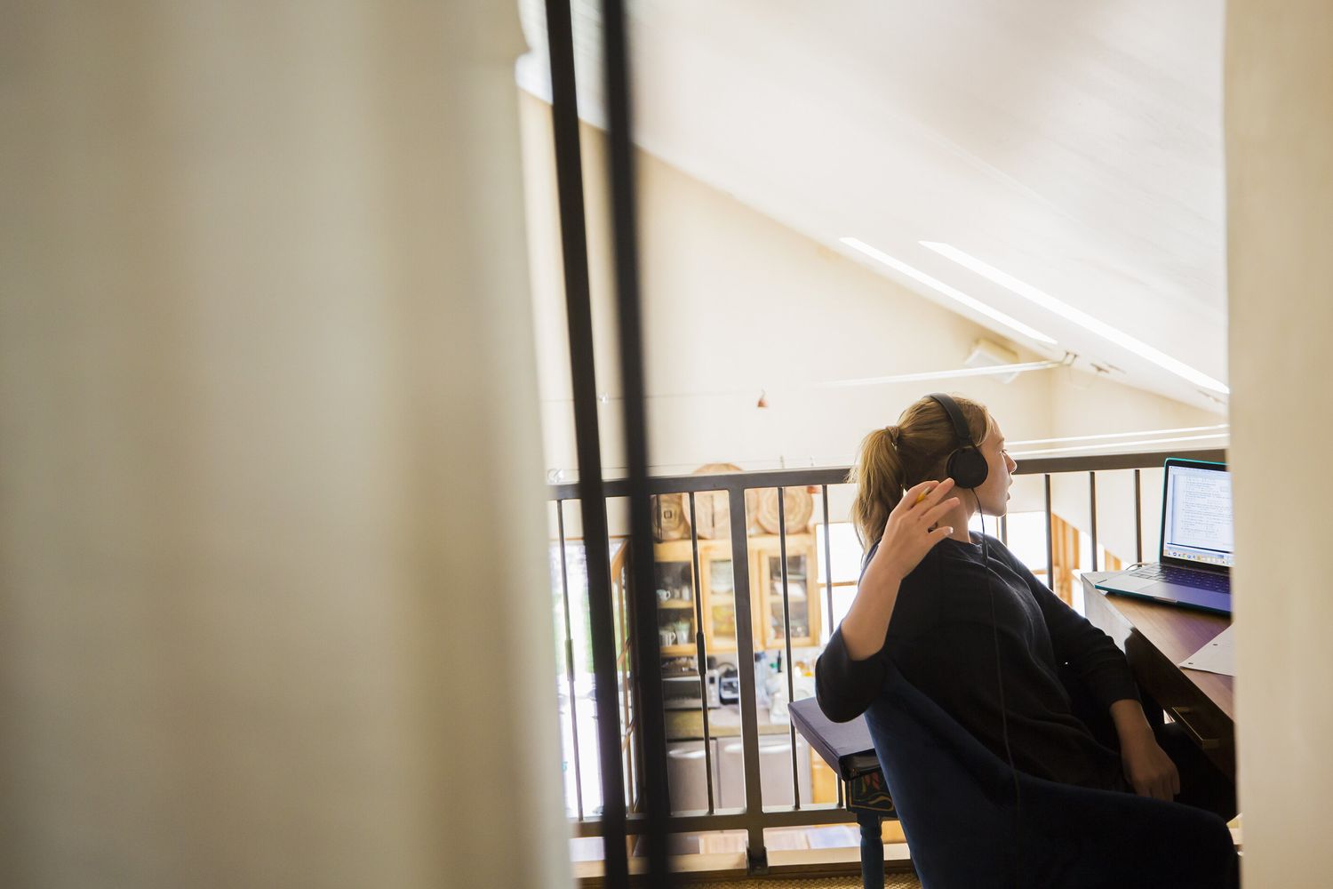 Studentessa in una stanza