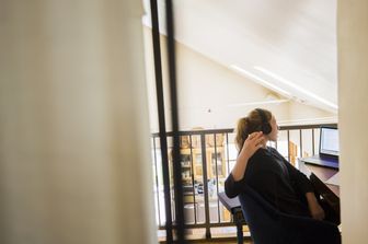 Studentessa in una stanza