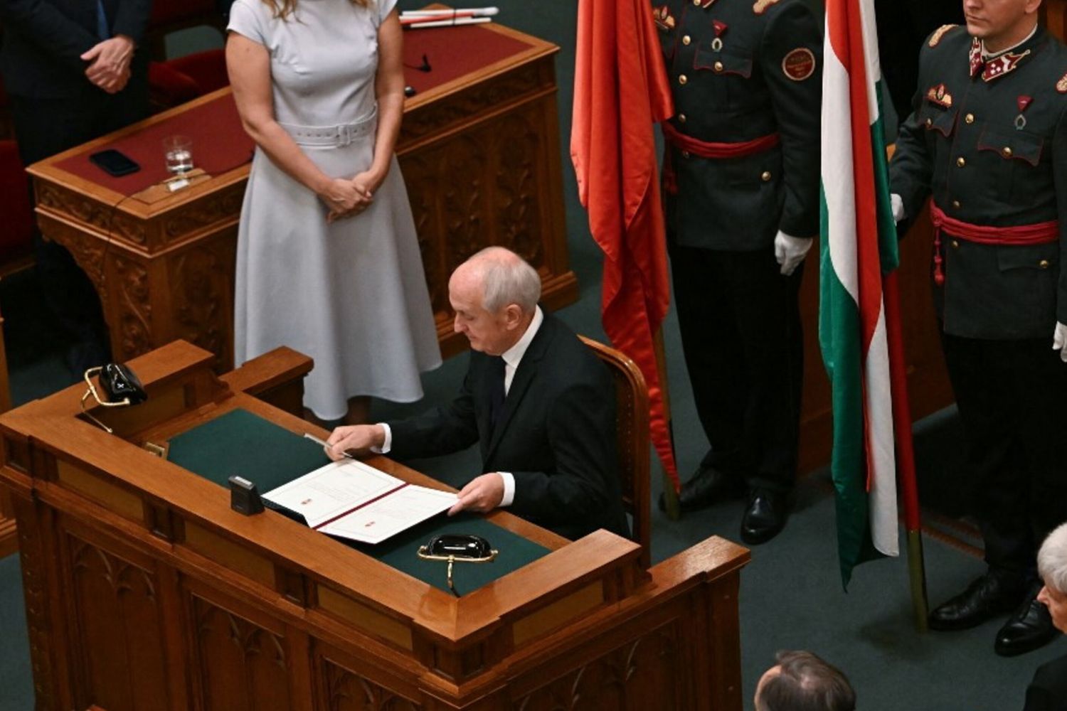 Baka nuovo presidente dell'Ungheria. E il governo fa causa a Orban