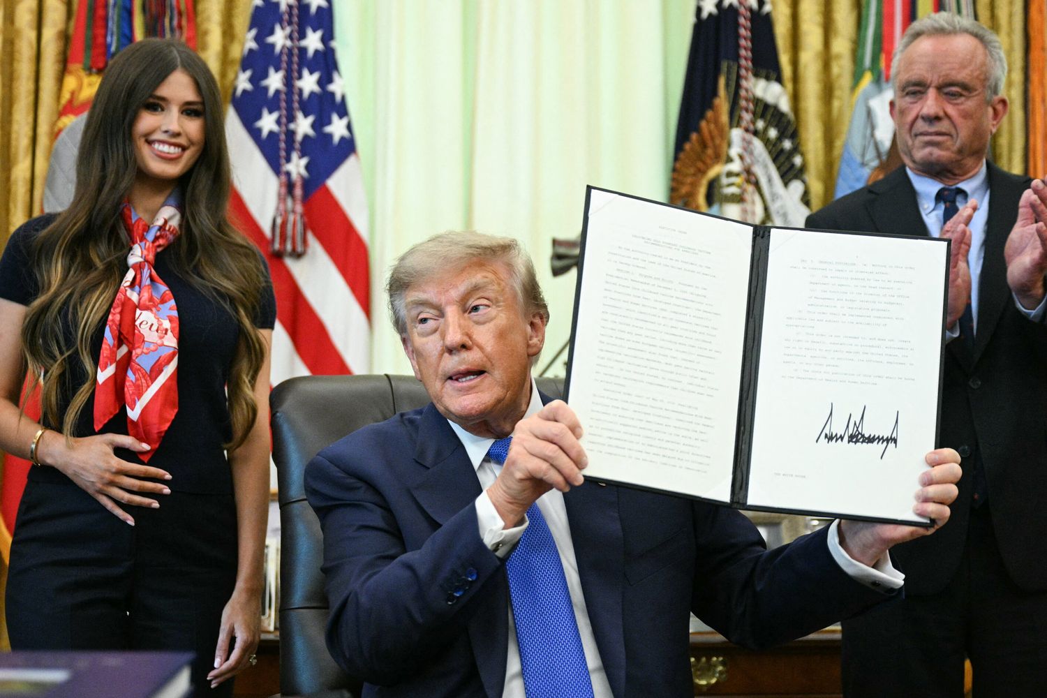 Il presidente Donald Trump ha firmato la nuova riforma dei vaccini infantili