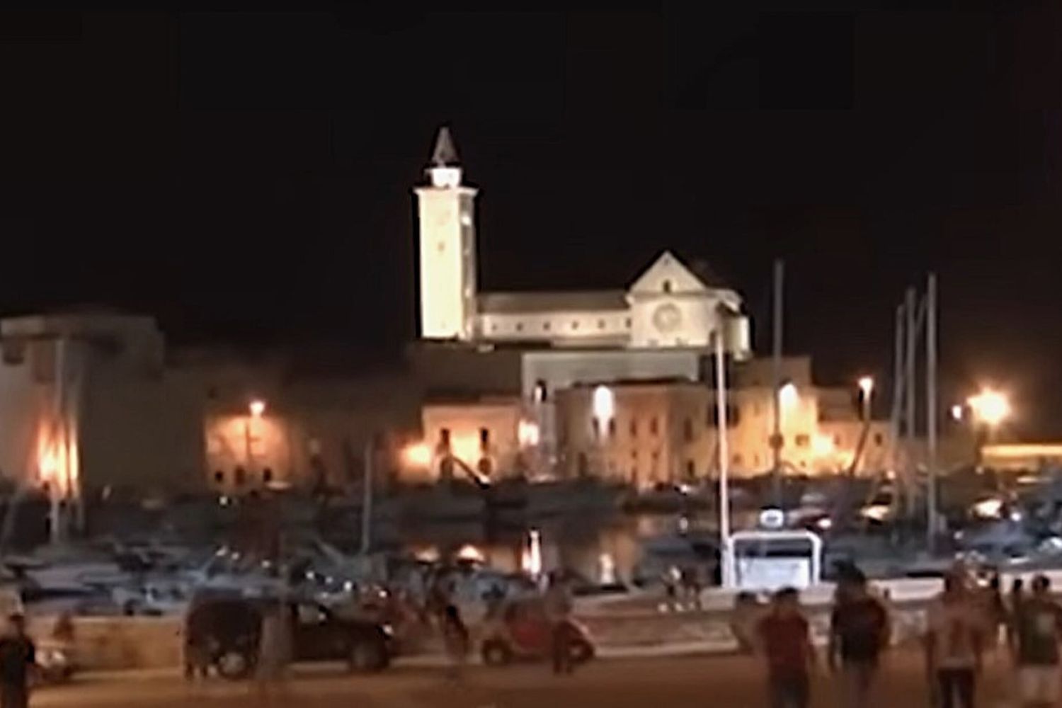 Trani di notte