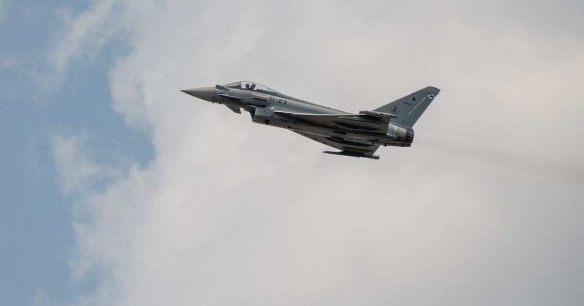 Un caccia italiano abbatta un drone in Lettonia durante una missione Nato, con l'allerta aerea e la reazione delle autorità locali, immagine di approfondimento
