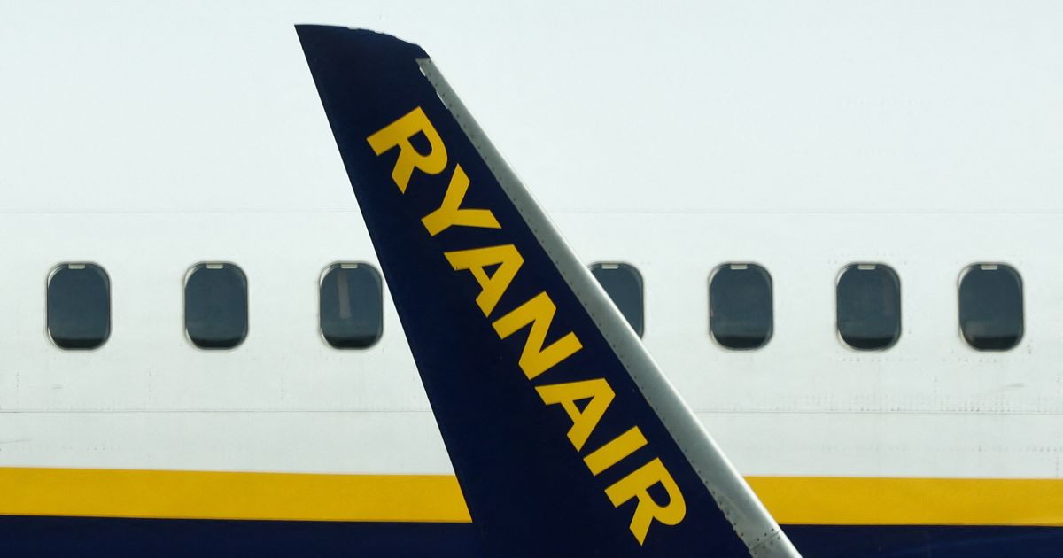 Anteprima: Furono i detriti del motore a spaccare il finestrino del volo Ryanair