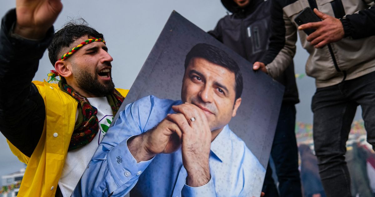 Anteprima: La Turchia dopo l'approvazione della legge sull'amnistia dei separatisti curdi: "Demirtas…