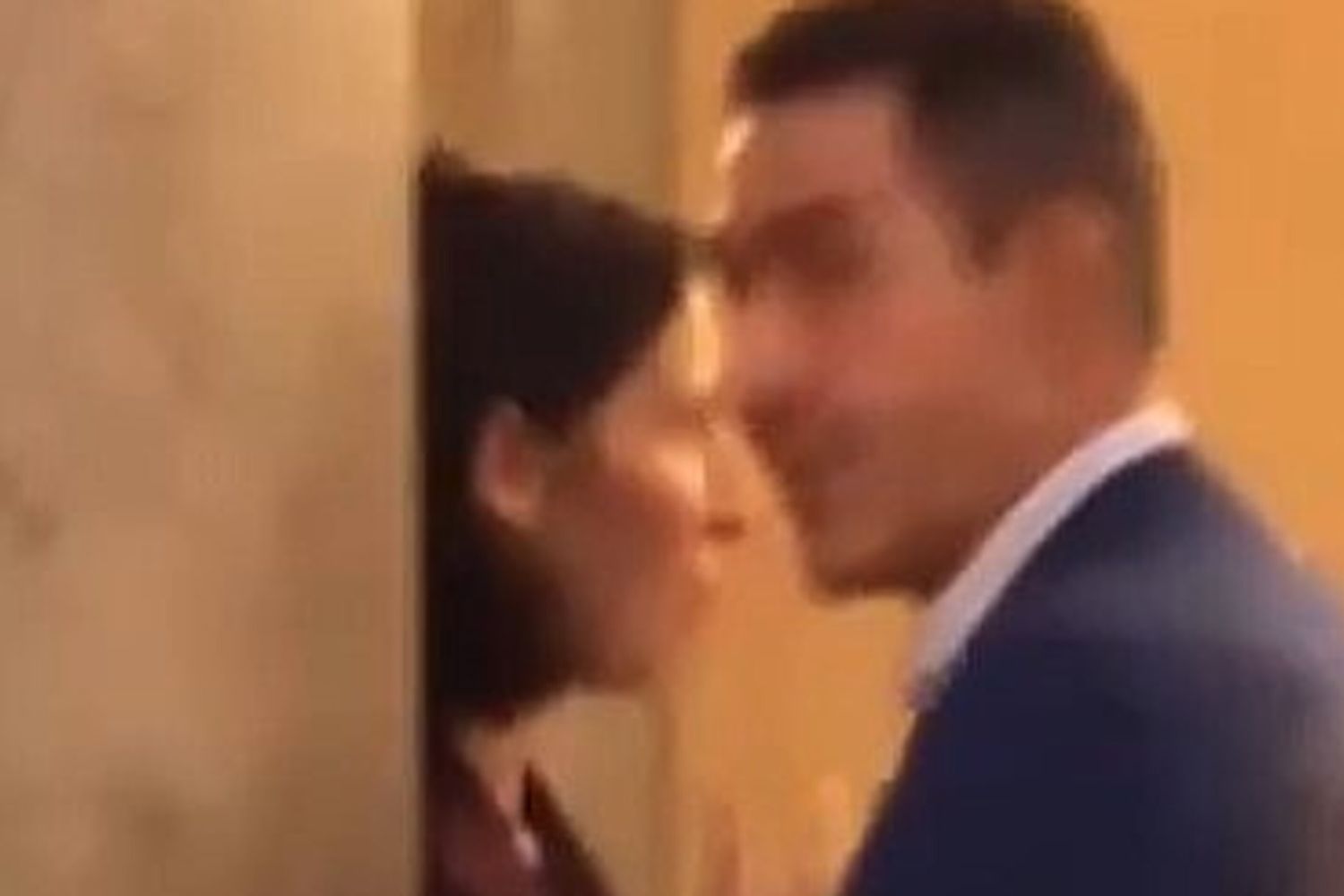 Video generato con l'IA di Eddy Schlein con Roberto Vannacci