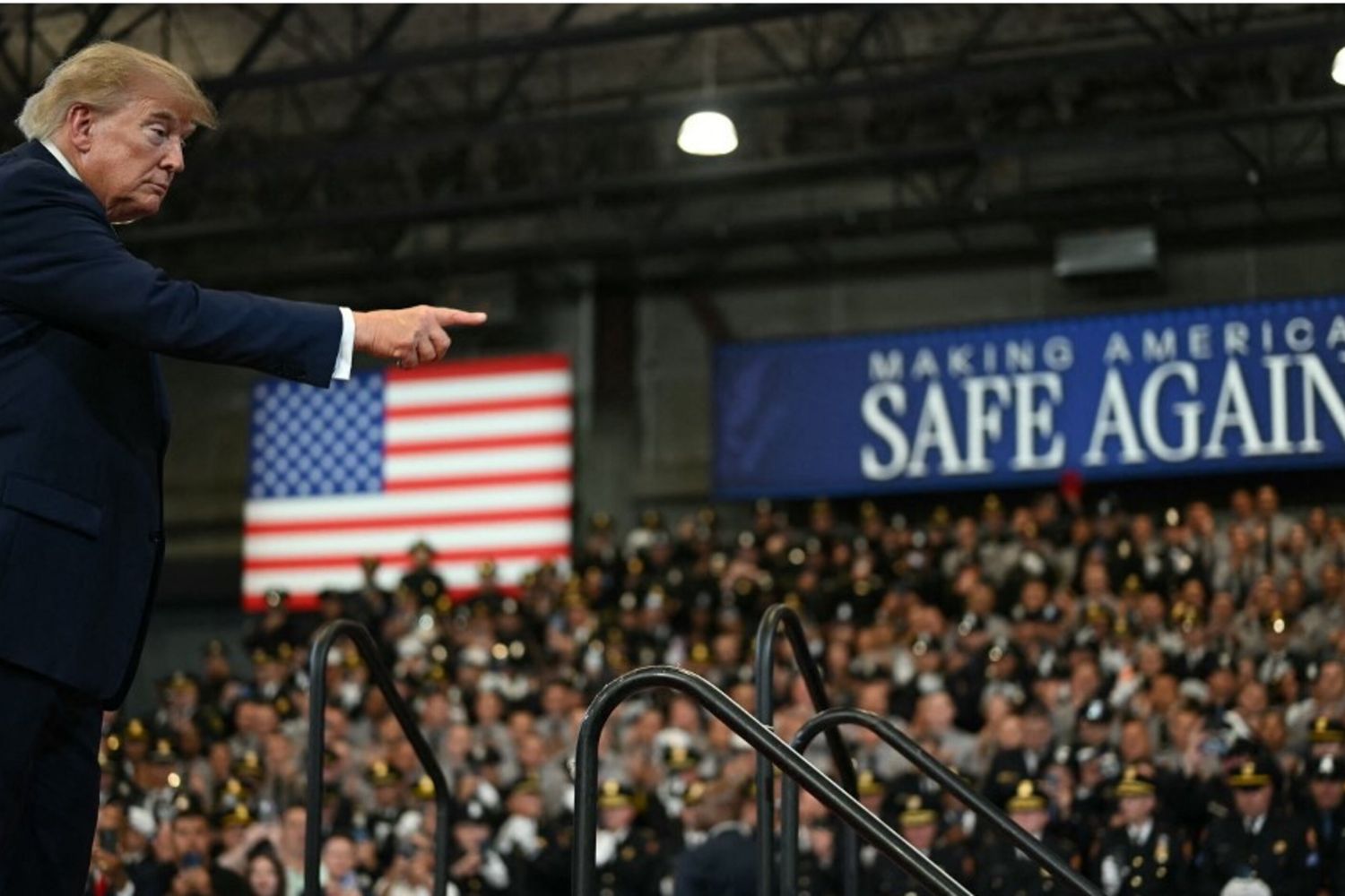 Trump: "Presto dichiarerò Hormuz territorio degli Usa"