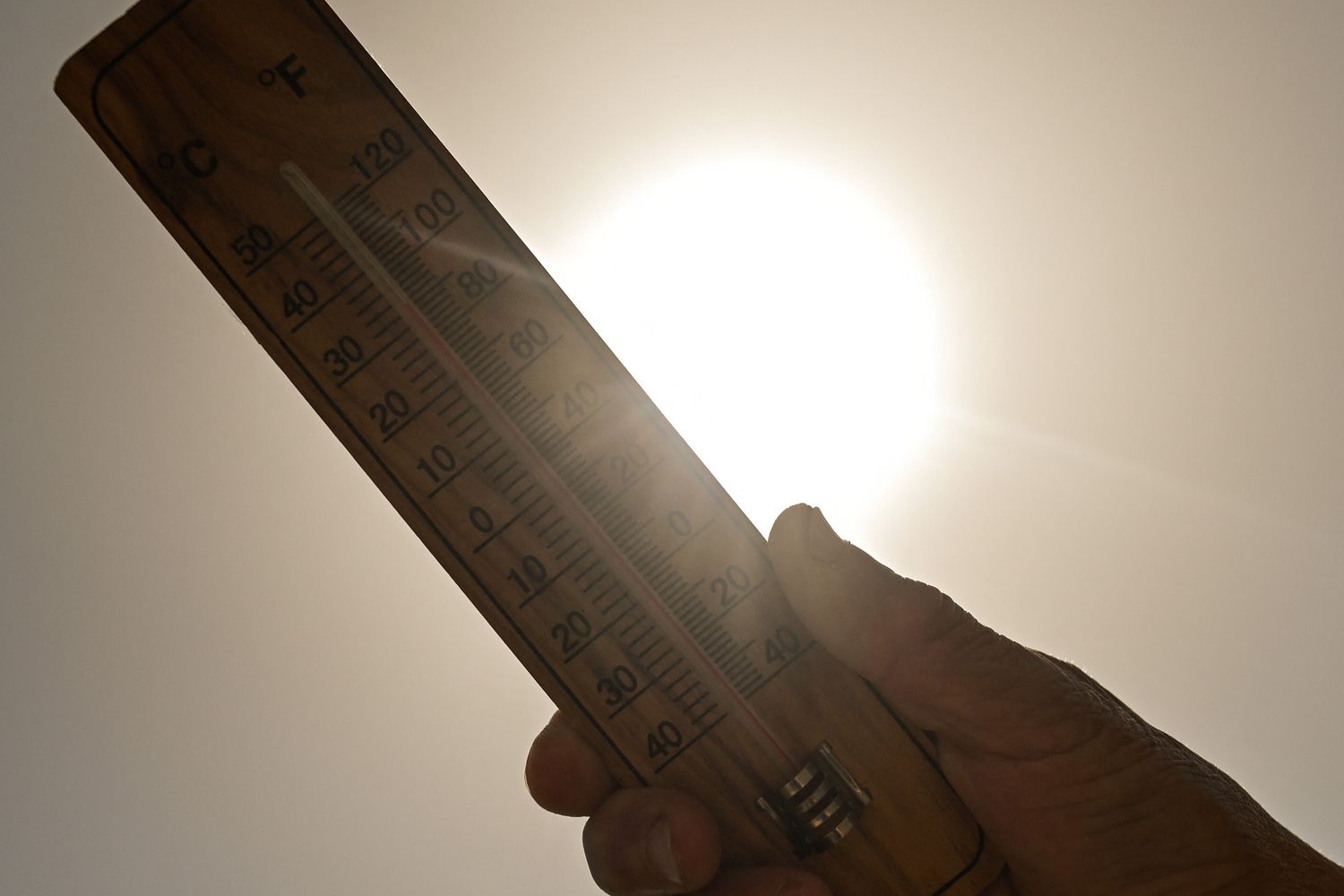 Temperatura in aumento, termometro
