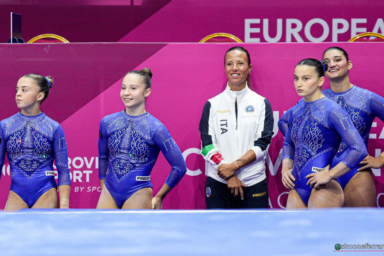 Ginnastica artistica, Manila Esposito oro al corpo libero e argento alla trave