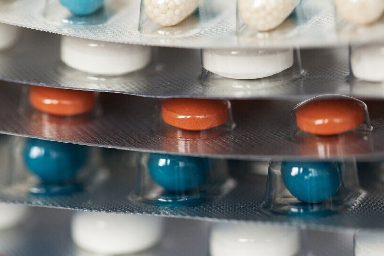 Antibiotici, perchè il 90% delle persone è convinto che bisogna “finire sempre la cura”